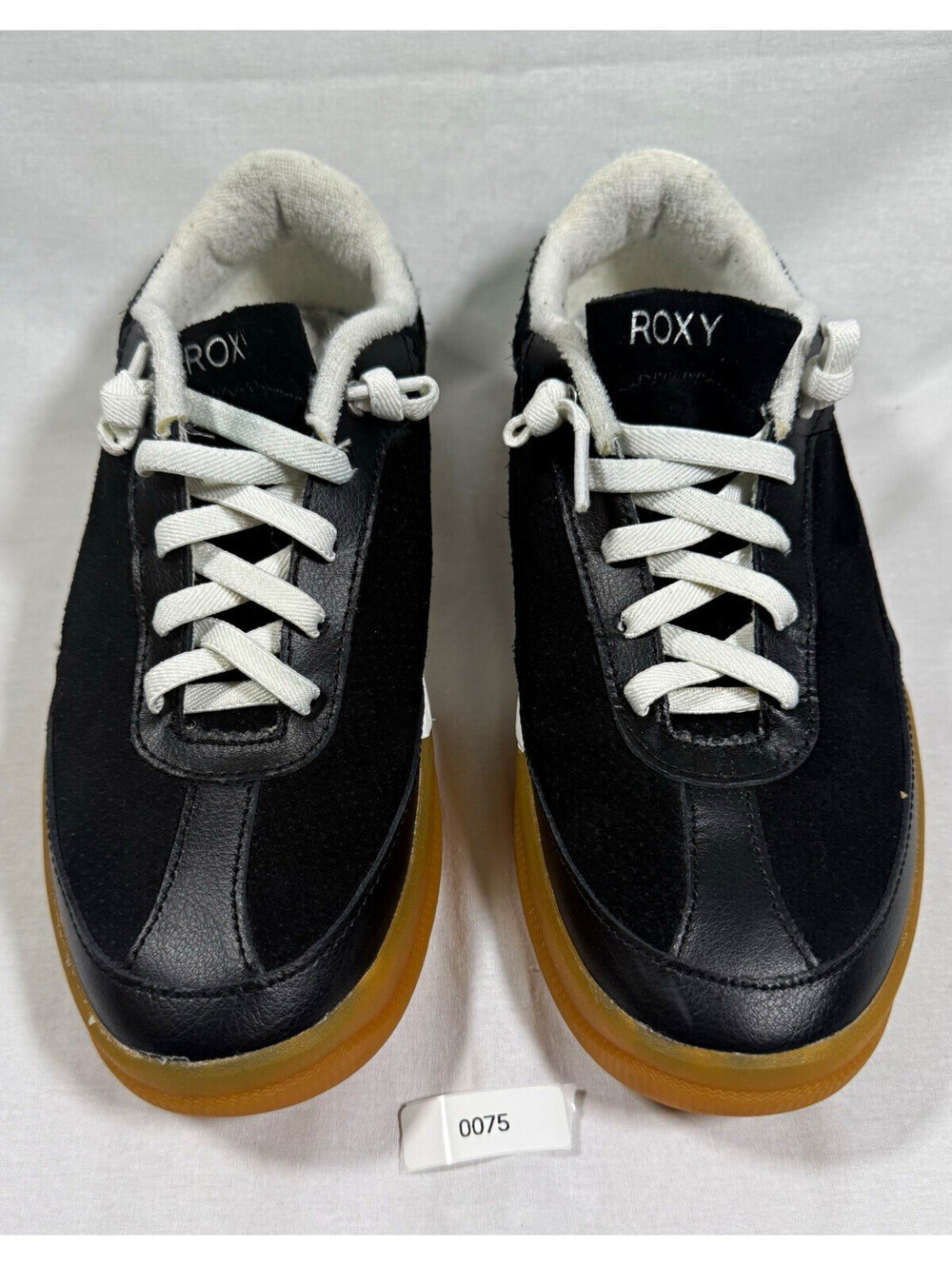 Roxy Women's size10 Low Top Lace-Up Sneakers Black/White Gum Rubber Sole Leather